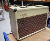 VOX AC15 TAN BRONCO LIMITED EDITION - Imagen