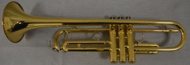 Trompeta Sib Yamaha 6335 lacada en muy buen estado - Imagen2
