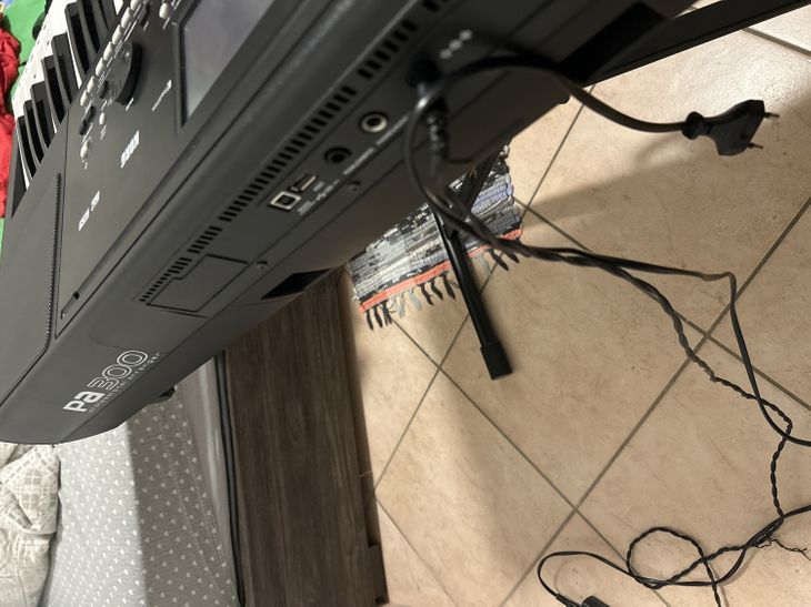 Vendo korg pa300 - Imagen6