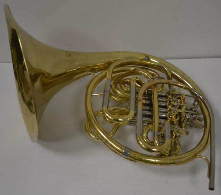 Trompa Doble Sib/Fa Yamaha 561 en buen estado - Image4