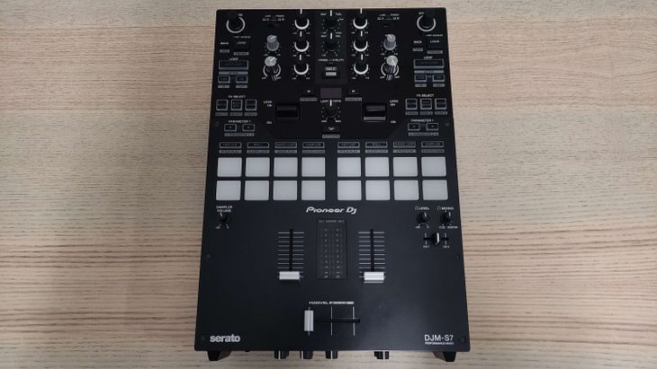 Pioneer DJ DJM-S7 - Imagen por defecto