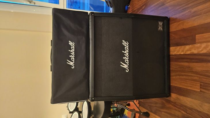 Marshall JVM 210H y pantalla MC412A - Imagen4