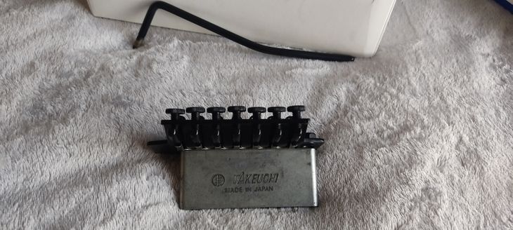 Sistema trémolo de bloqueo de 7 cuerdas Floyd Rose - Immagine4