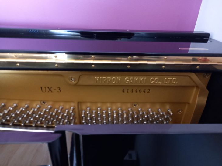 Piano vertical Yamaha UX3 - Imagen5