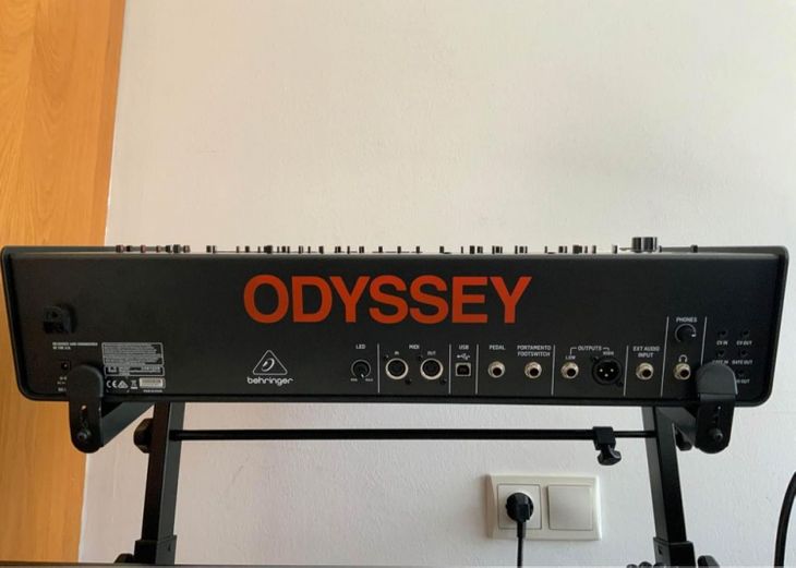 Behringer ODYSSEY Synth - Immagine2