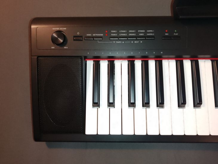 Piano digital Yamaha Piaggero NP-12 Black - Imagen3