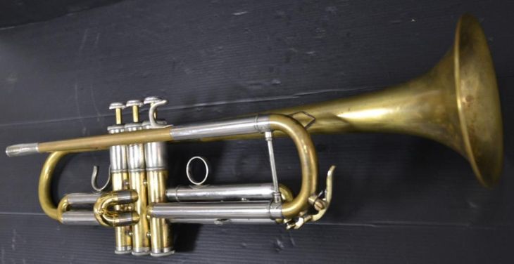 Trompeta en Sib Yamaha 8335 Custom (Xeno) RawBrass - Immagine4