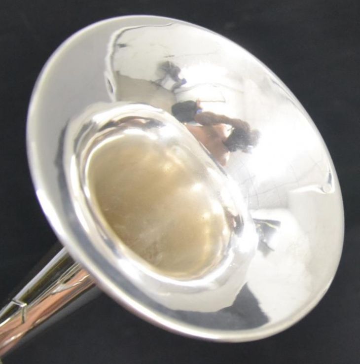 Trompeta Bach Stradivarius pabellón 72 - Image6