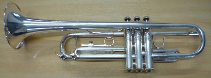 Trompeta Sib Bach Tr 200 Plateada - Imagen2