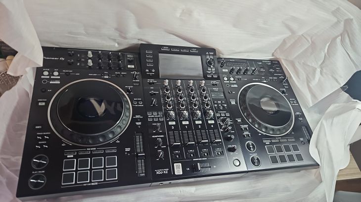 Pioneer XDJ-XZ NUEVA - Incluye Decksaver - Imagen por defecto