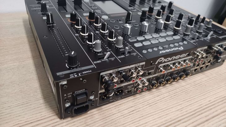 Pioneer DJM-2000NXS - Imagen4