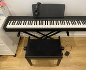 Pianoforte digitale e accessori Yamaha P-145B
 - Immagine