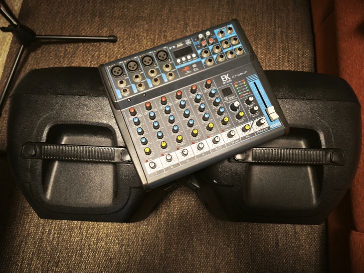 Mesa de Mezcla y PAs - Imagen5