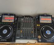 a pair of pioneer cdj 3000 - Image