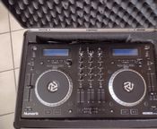 Controller indipendente Numark MixDeck Express V2
 - Immagine