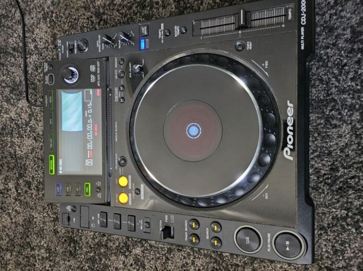 PIONEER CDJ-2000 - Imagen por defecto