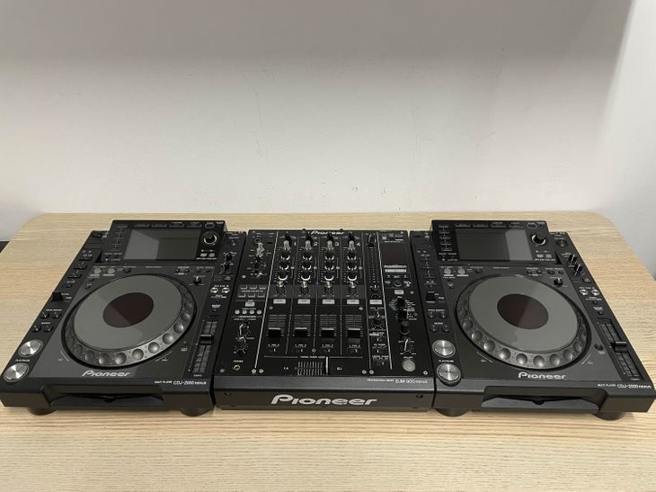 2x Pioneer CDJ-2000NXS y 1x DJM-900NXS - Imagen por defecto