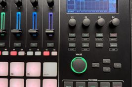 VENTA ROLAND MC 707 GROOVEBOX - Imagen