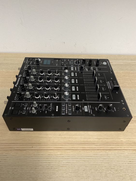 Pioneer DJ DJM 900 NXS2 con flightcase y decksaver - Imagen3