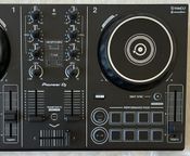 DDJ 200 Pioneer DJ-Konsole
 - Bild