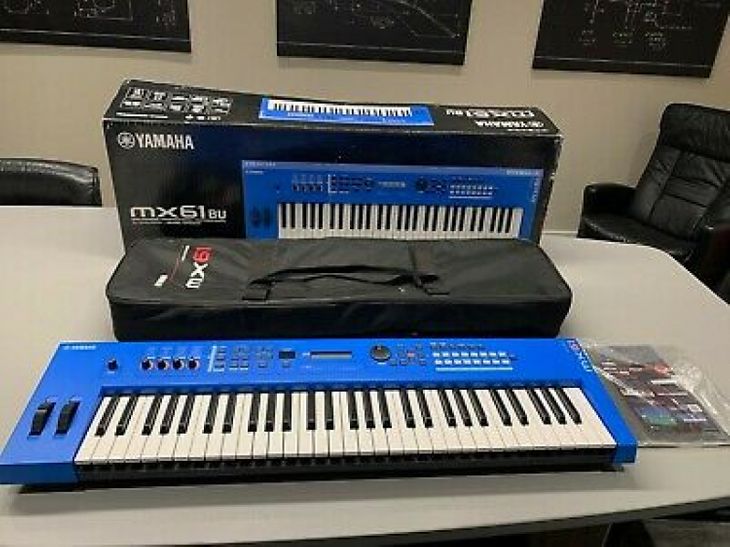 Yamaha MX61 61 Key Synthesizer Keyboard - Image4