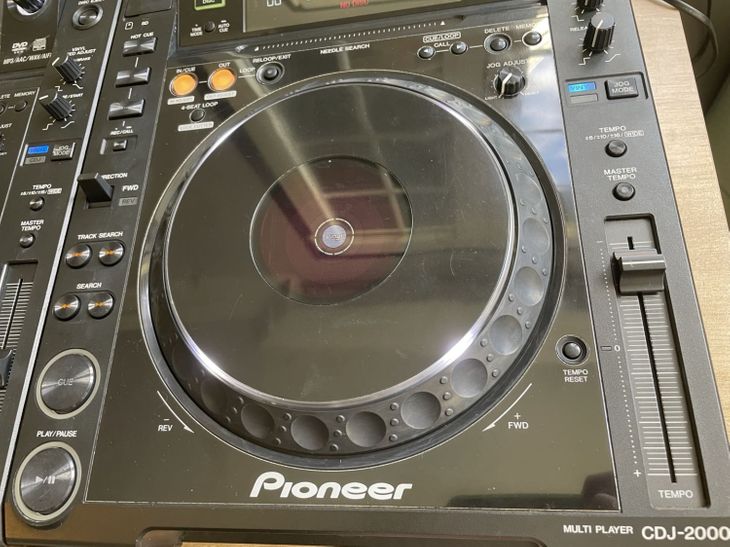 a pair of cdj 2000 - Immagine4