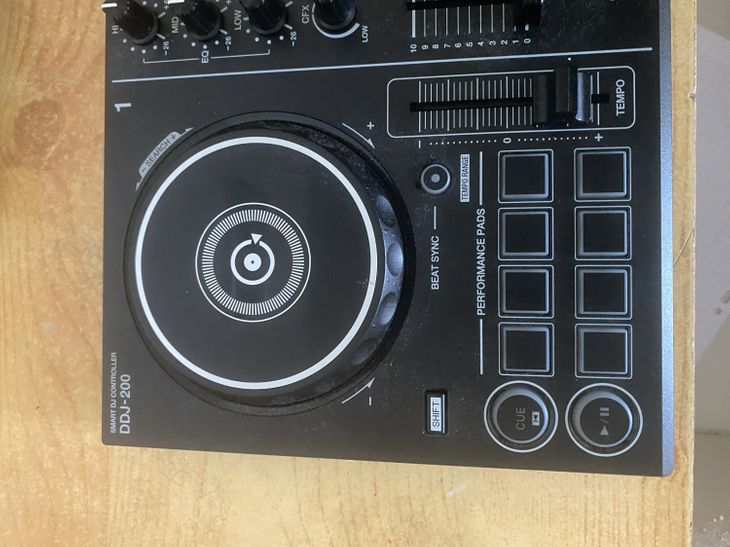 CONTROLEURS DJ DDJ 200 AVEC CASQUE ET CÂBLES - Immagine6