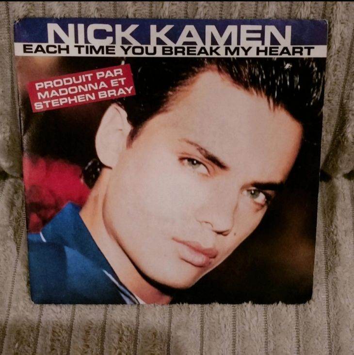 Vinilo single 7" Nick Kamen producido por Madonna - Image2