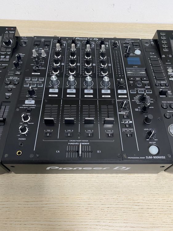 Pioneer DJ DJM900NXS2 + 2x CDJ2000NXS2 - Immagine5