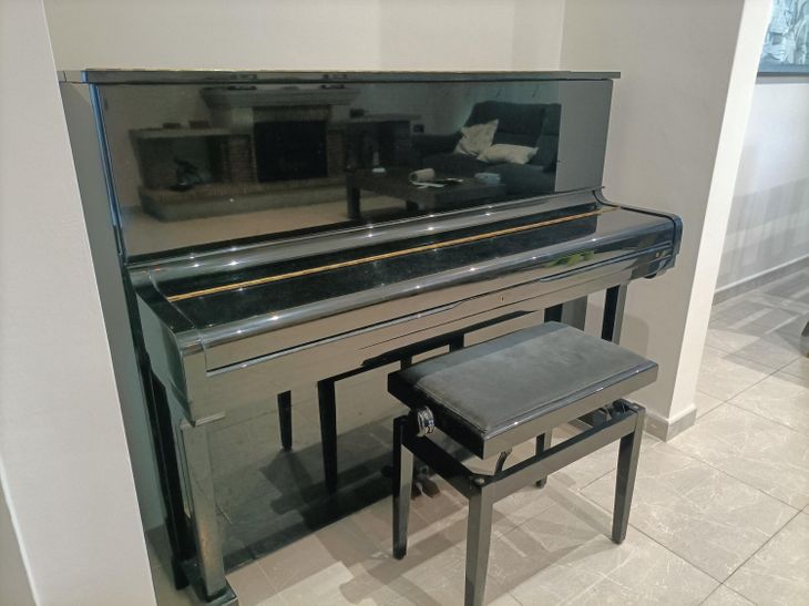 PIANO VERTICAL SAMICK SU 118 - Imagen por defecto