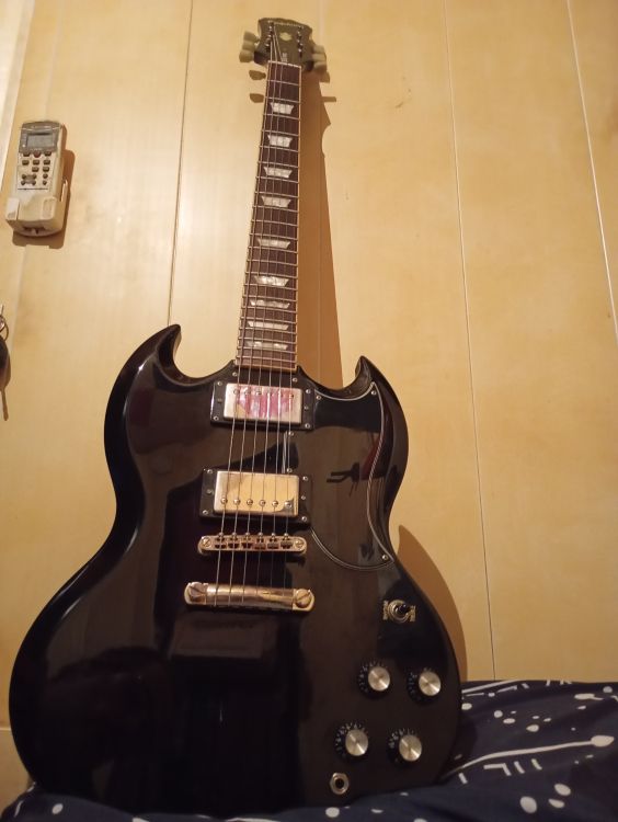 Se vende Epiphone SG G400 PRO - Immagine4