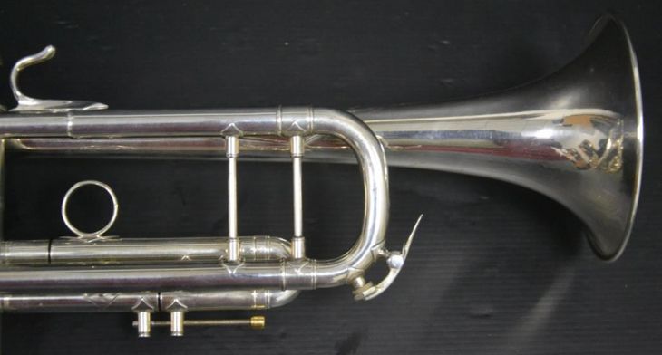 Trompeta Bach Stradivarius pabellón 43* Corp - Bild6