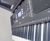 **Yamaha PSR-E373**
 - Imagen