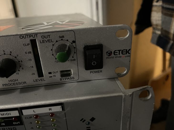 ETEK XCITER - Studio effect - Imagen3