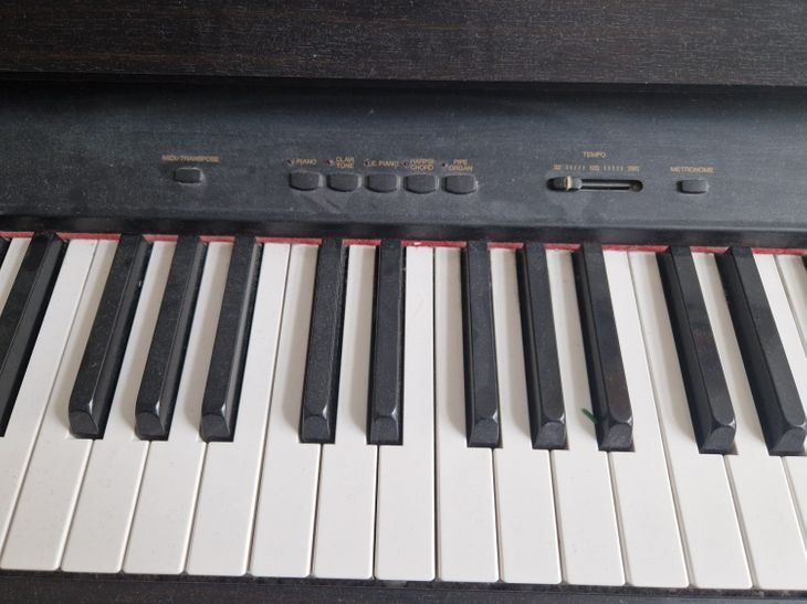 Yamaha Clavinova CLP 311 - Image4