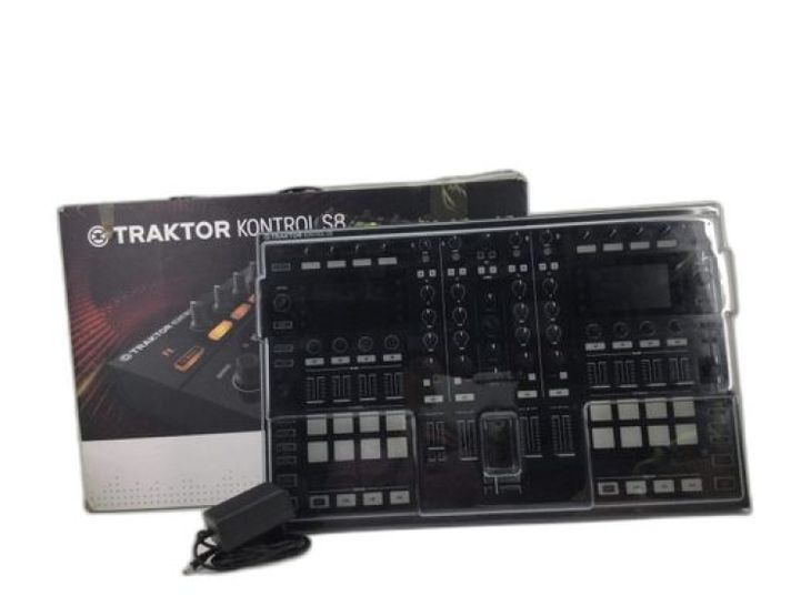 Traktor S8 - Imagen principal del anuncio