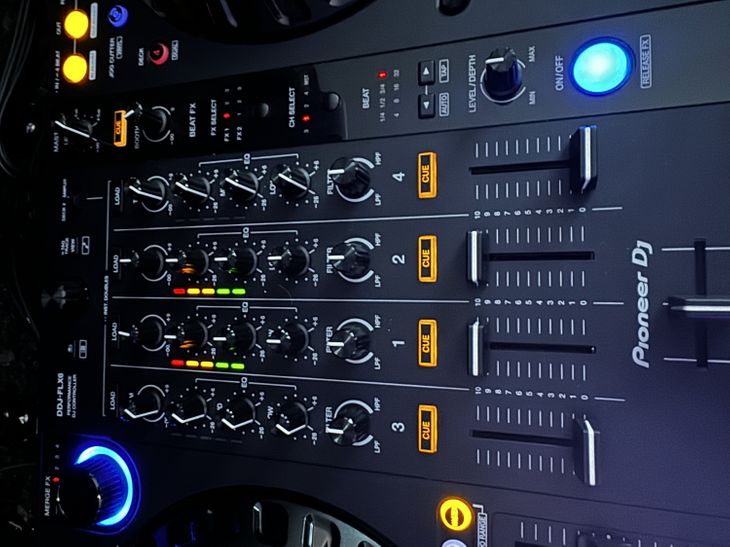 Controladora Pioneer DDJ FLX6 - Bild2