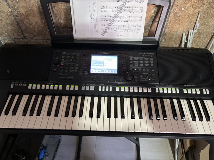 YAMAHA PSR S750 - Immagine2