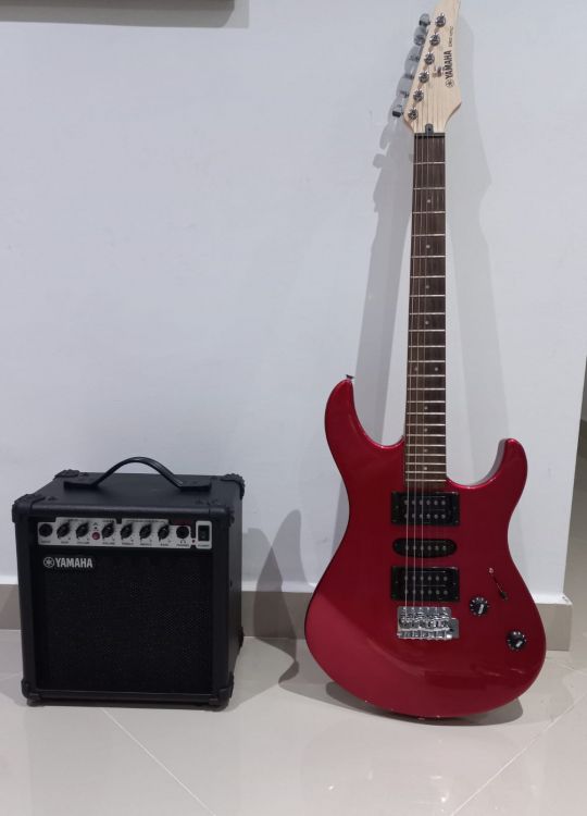 Kit de guitarra eléctrica Yamaha con amplificador - Imagen5
