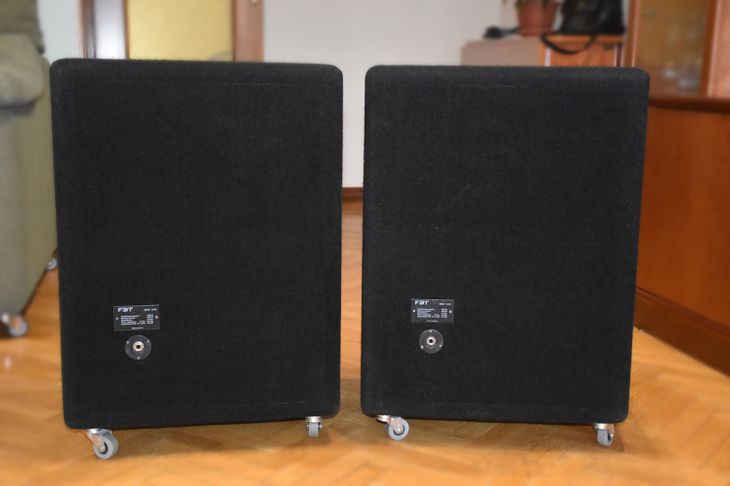 Mesa mezclas amplificada y altavoces FBT - Imagen2