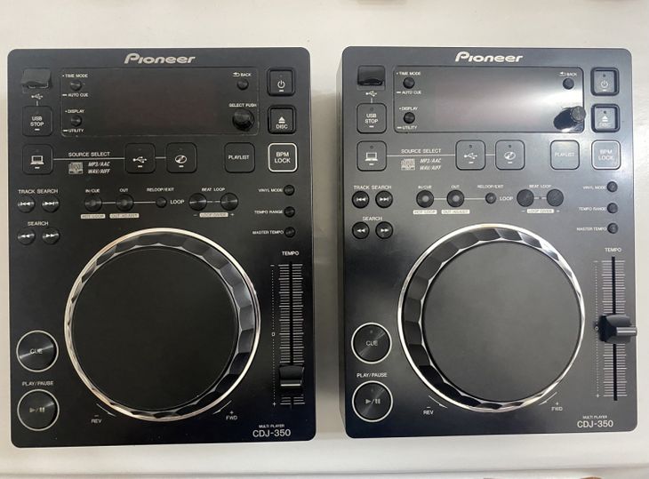 Pareja de reproductores Pioneer DJ CDJ 350 - Imagen por defecto