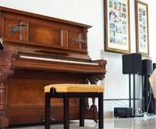 Precioso piano vertical original antiguo - Image