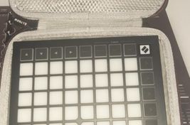 Controlador Launchpad MK3 Mini en perfectas condiciones - Imagen