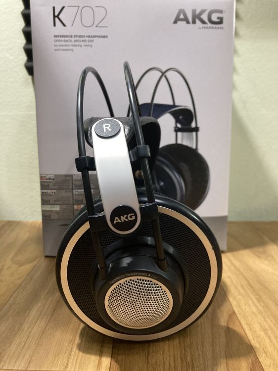 Cascos akg 2025