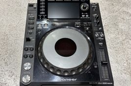 Pioneer CDJ-2000 Nexus
 - Bild