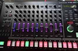 Roland TR8S
 - Image