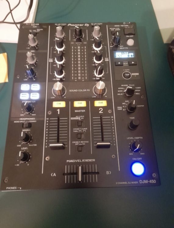 Mesa de mezclas Pioneer DJM450 - Imagen por defecto