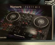 Numark Party-Mix-Konsole
 - Bild