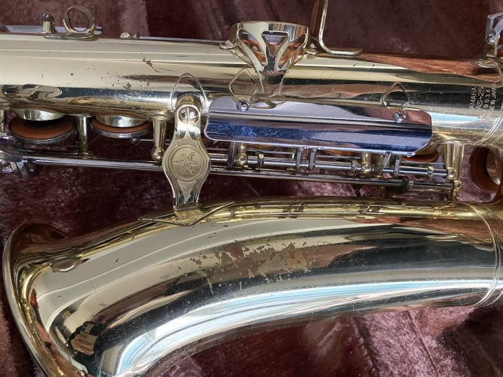 Saxofon Yamaha YAS 25 y accesorios - Imagen4