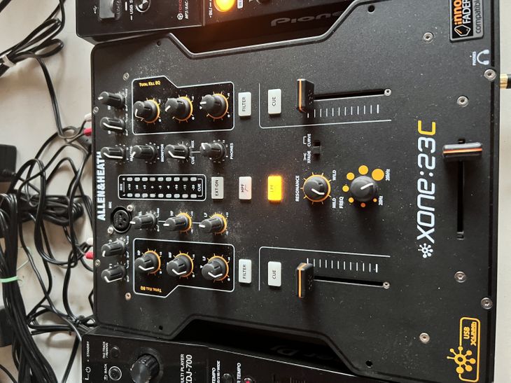 Mixer Allend & Heat Xone 23c impecable - Imagen por defecto